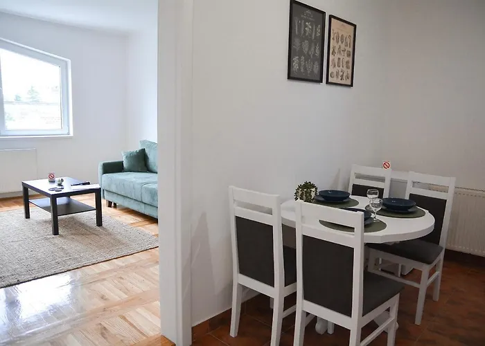 Crown Apartment 2