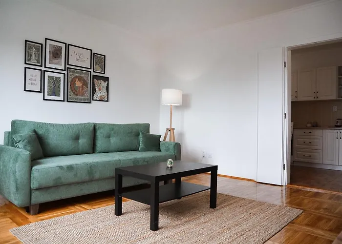 Crown Apartment 2