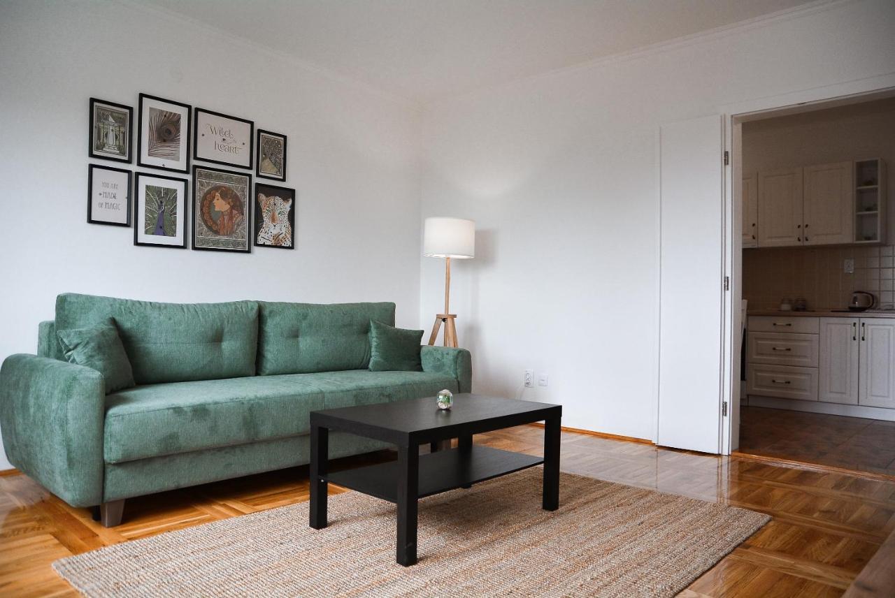 Crown 2 Apartment *