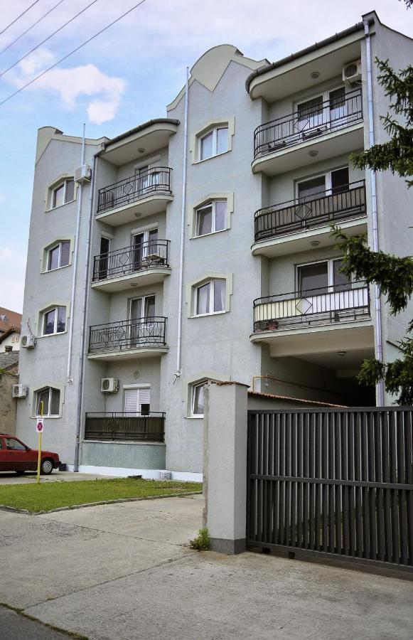 Apartment Crown 2